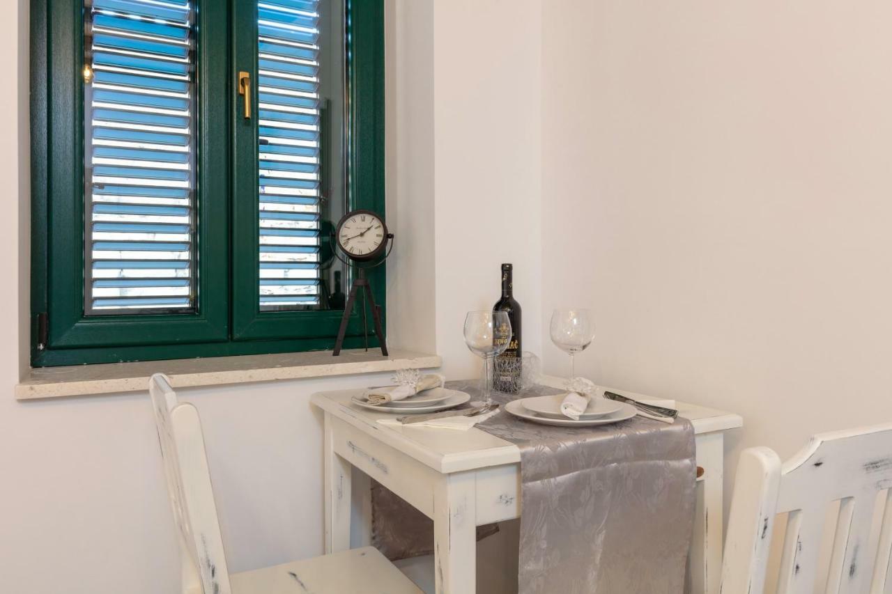 Studio Apartments Insula スプリト エクステリア 写真